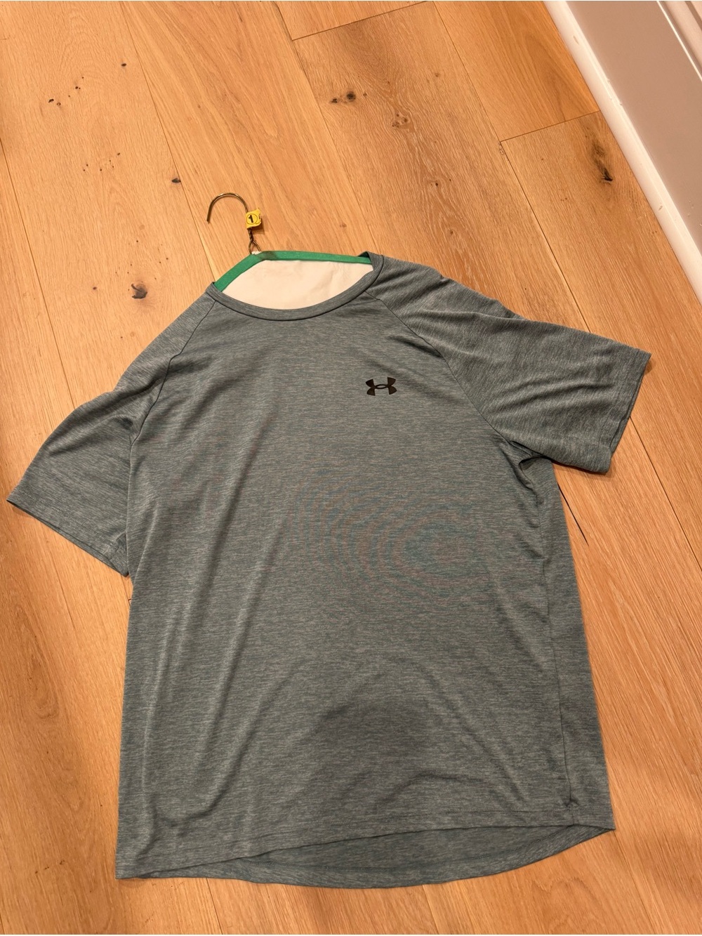 Under Armour Men's Gray Athletic T-Shirt
